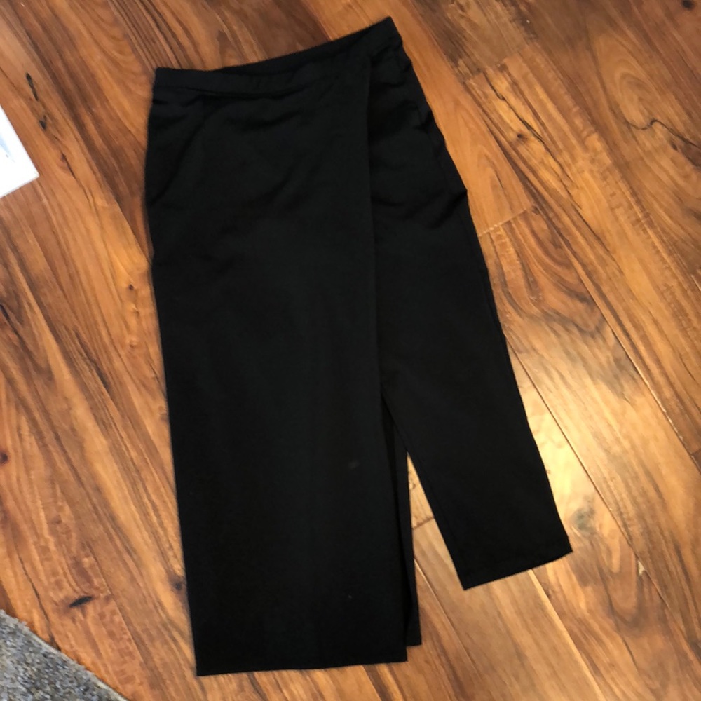 Betabrand Capri Leggings with half Skirt Overlay